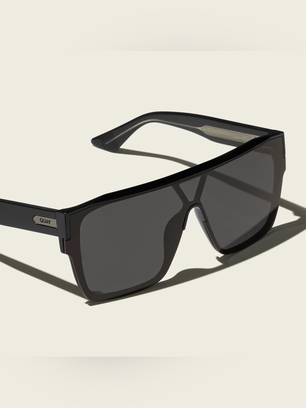 Quay Australia Tempo sunglasses Black Frame / Black Lens